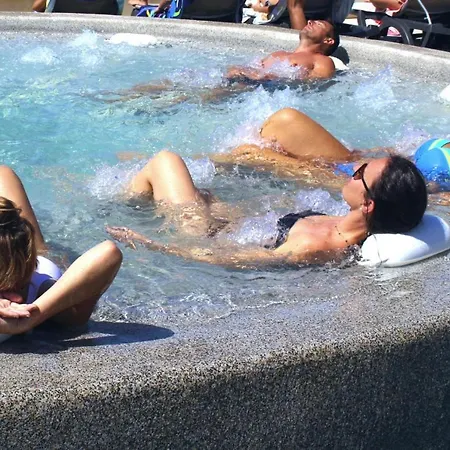 Сasa de vacaciones Mobile In With Great Pool Area