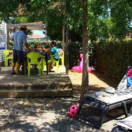 Сasa de vacaciones Mobile In With Great Pool Area